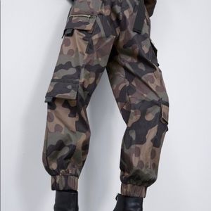 Zara  camouflage pants